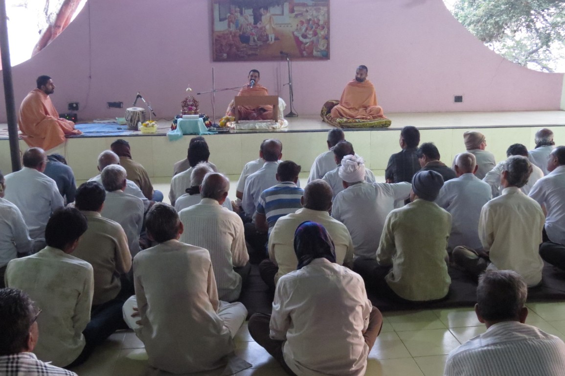 Dhanurmas Katha At Rustambag