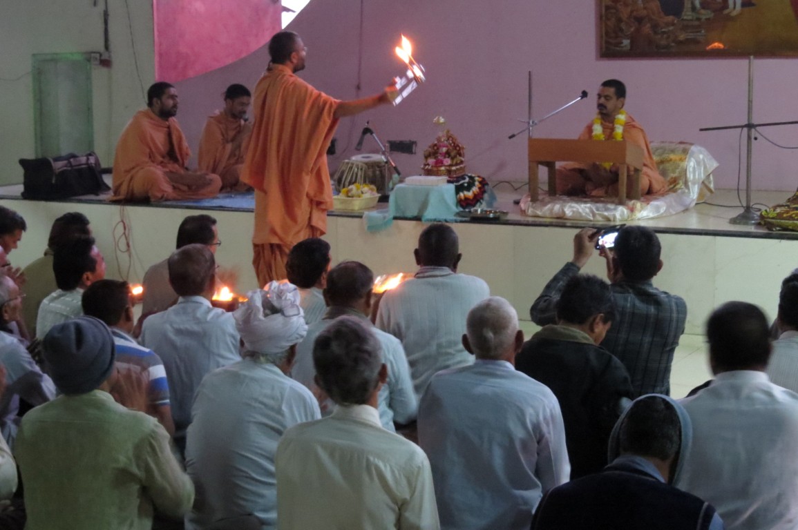 Dhanurmas Katha At Rustambag